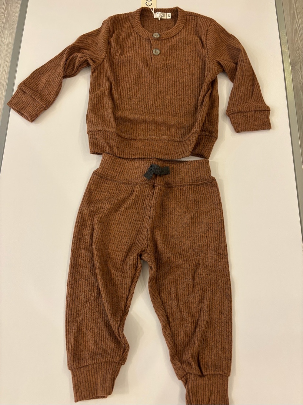 Cozii Ribbed Two-Piece Toddler Set in Warm Brown